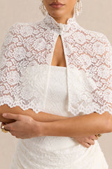 Caliro | White Lace High-Neck Short Cape